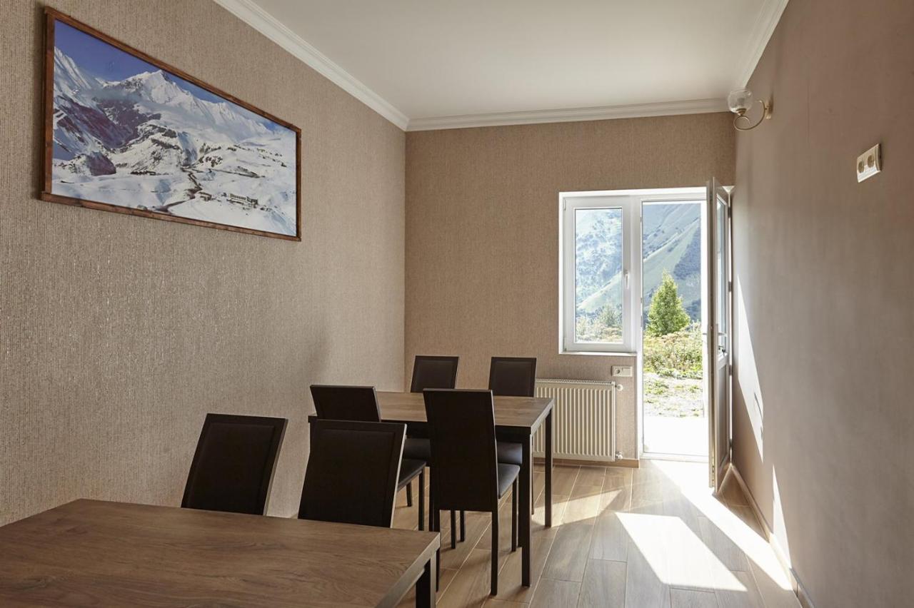 White House Gudauri Hotel Екстериор снимка